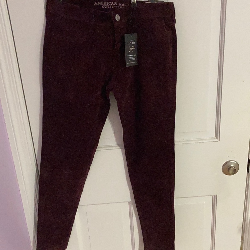 Maroon Corduroy jegging American eagle size 6